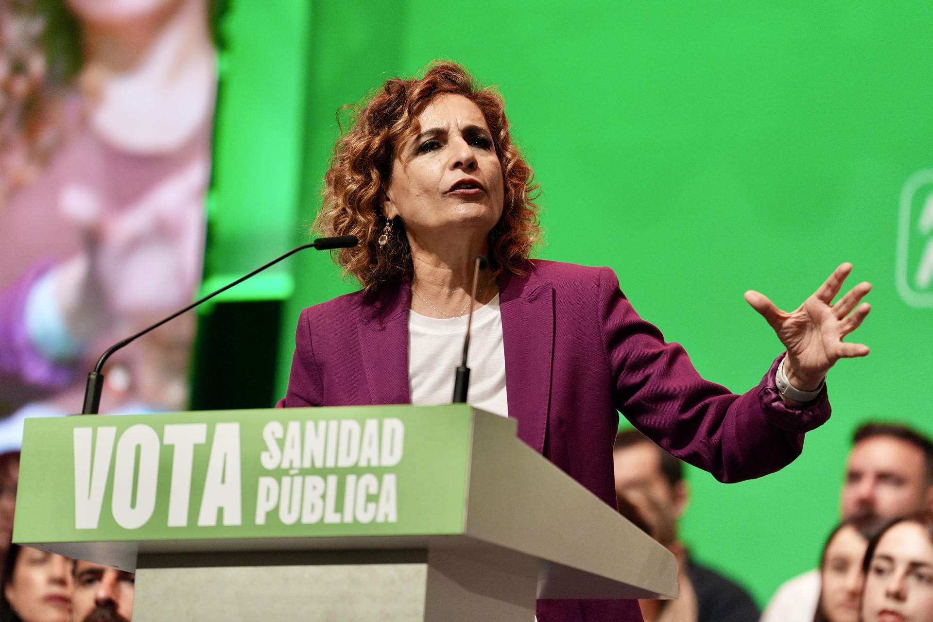 Montero apuja el to en la campanya andalusa: “La corrupció del PP sempre està al costat del narcotràfic”