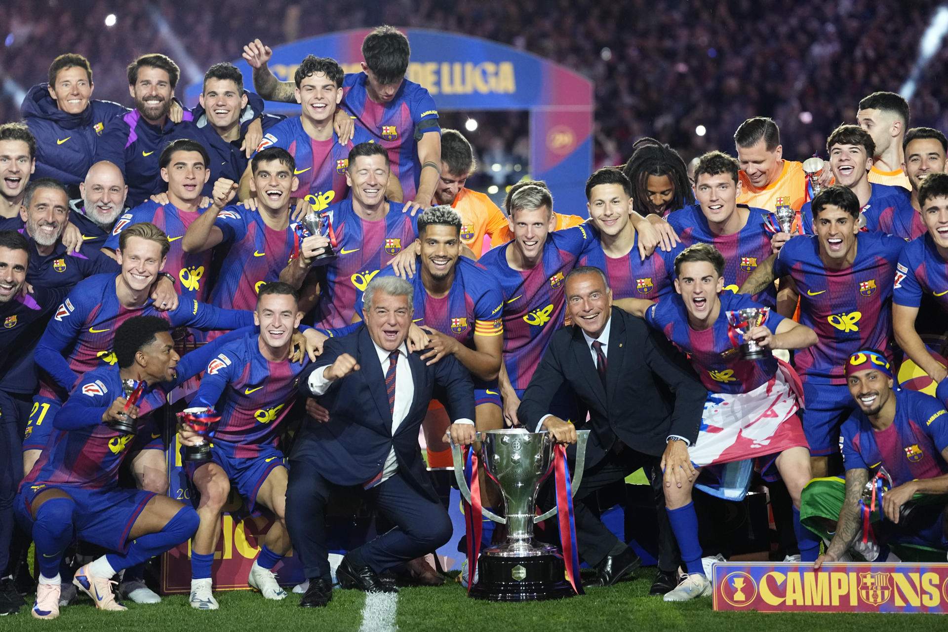 Quina nota li poses a la temporada del Barça?
