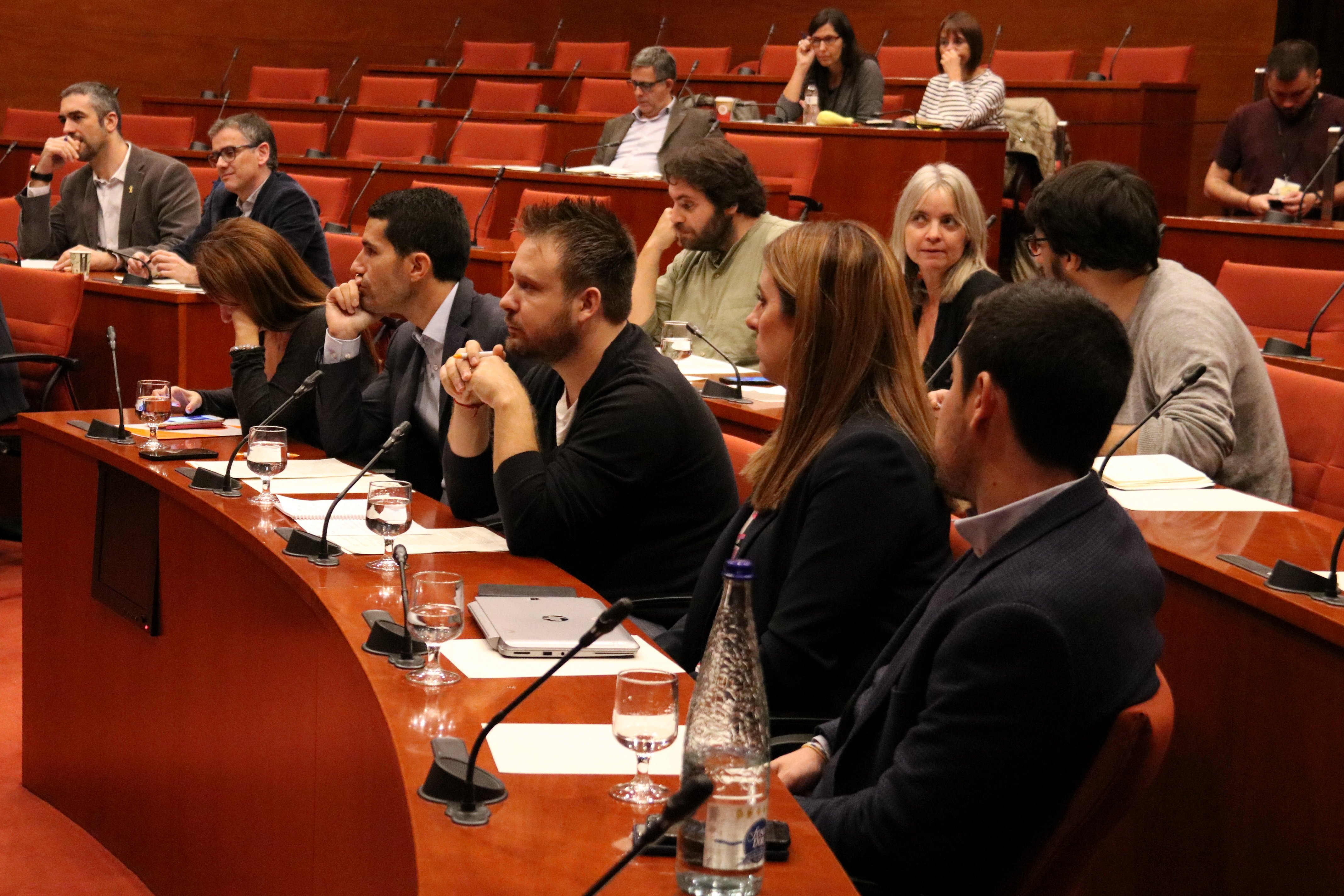 El Parlament tomba una resolució del PSC contra el Consell per la República