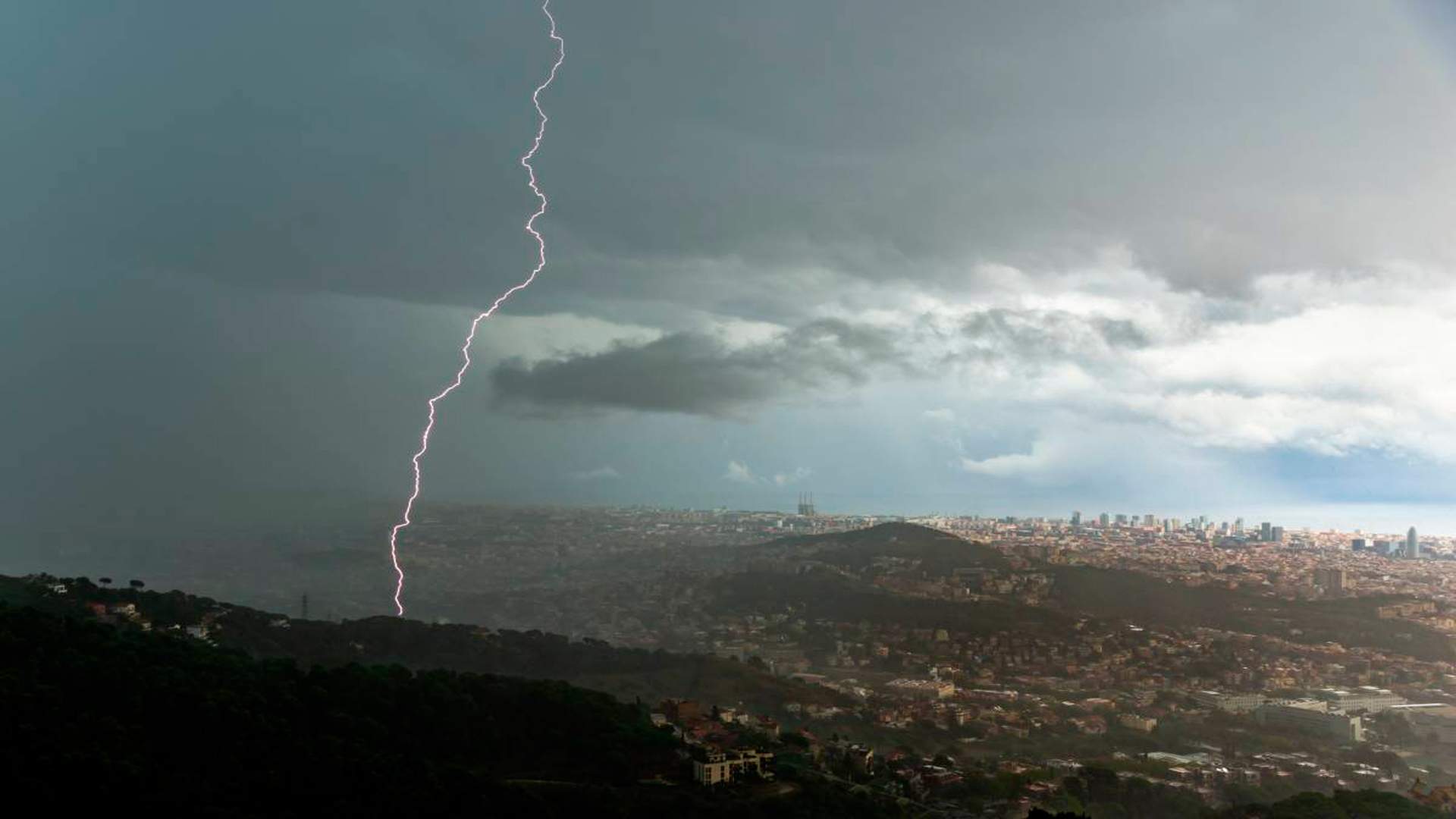 Catalunya en alerta per tempestes violentes: arriba un canvi de temps perillós