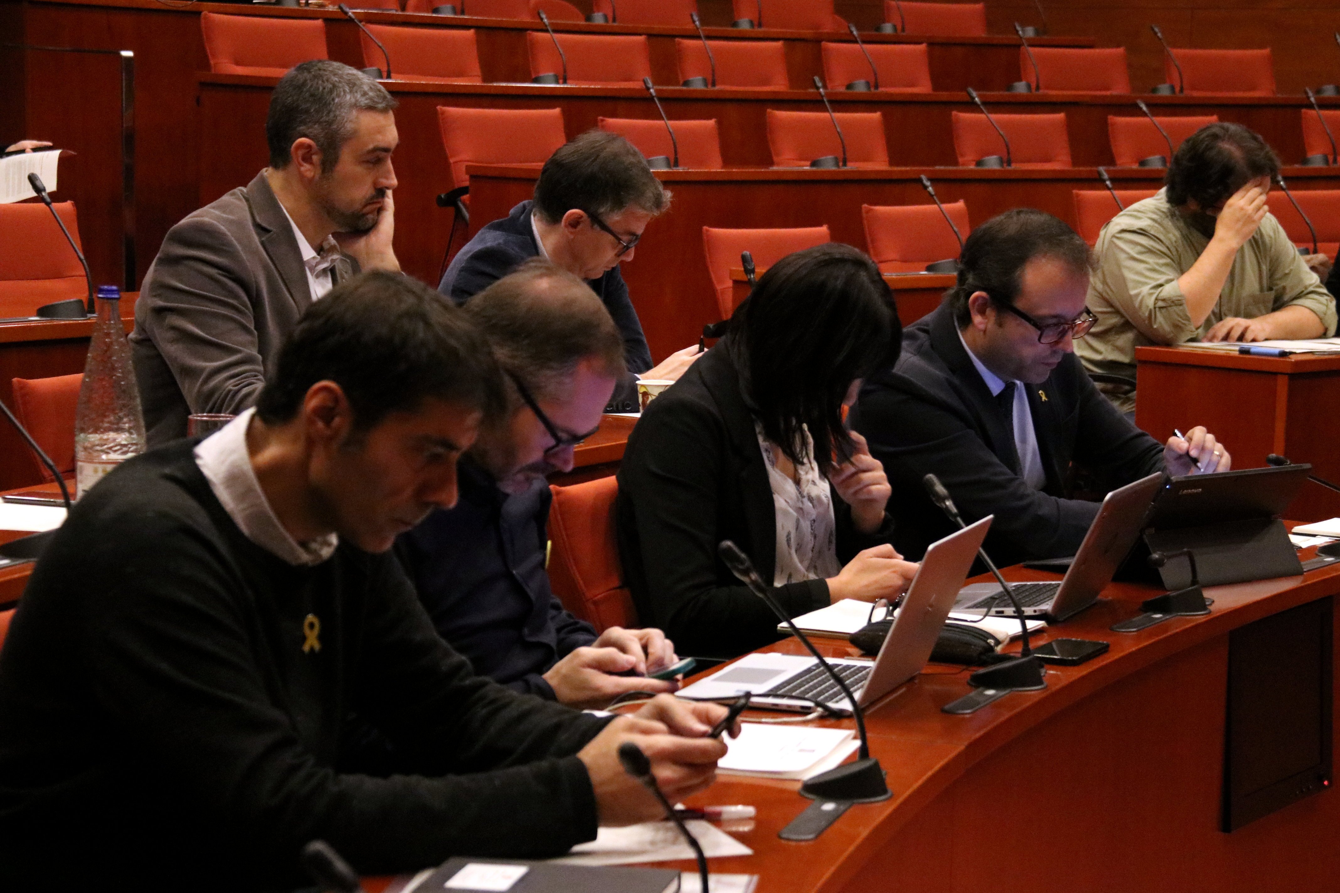 El Parlament insta l'Estat a retirar els recursos al TC contra lleis catalanes