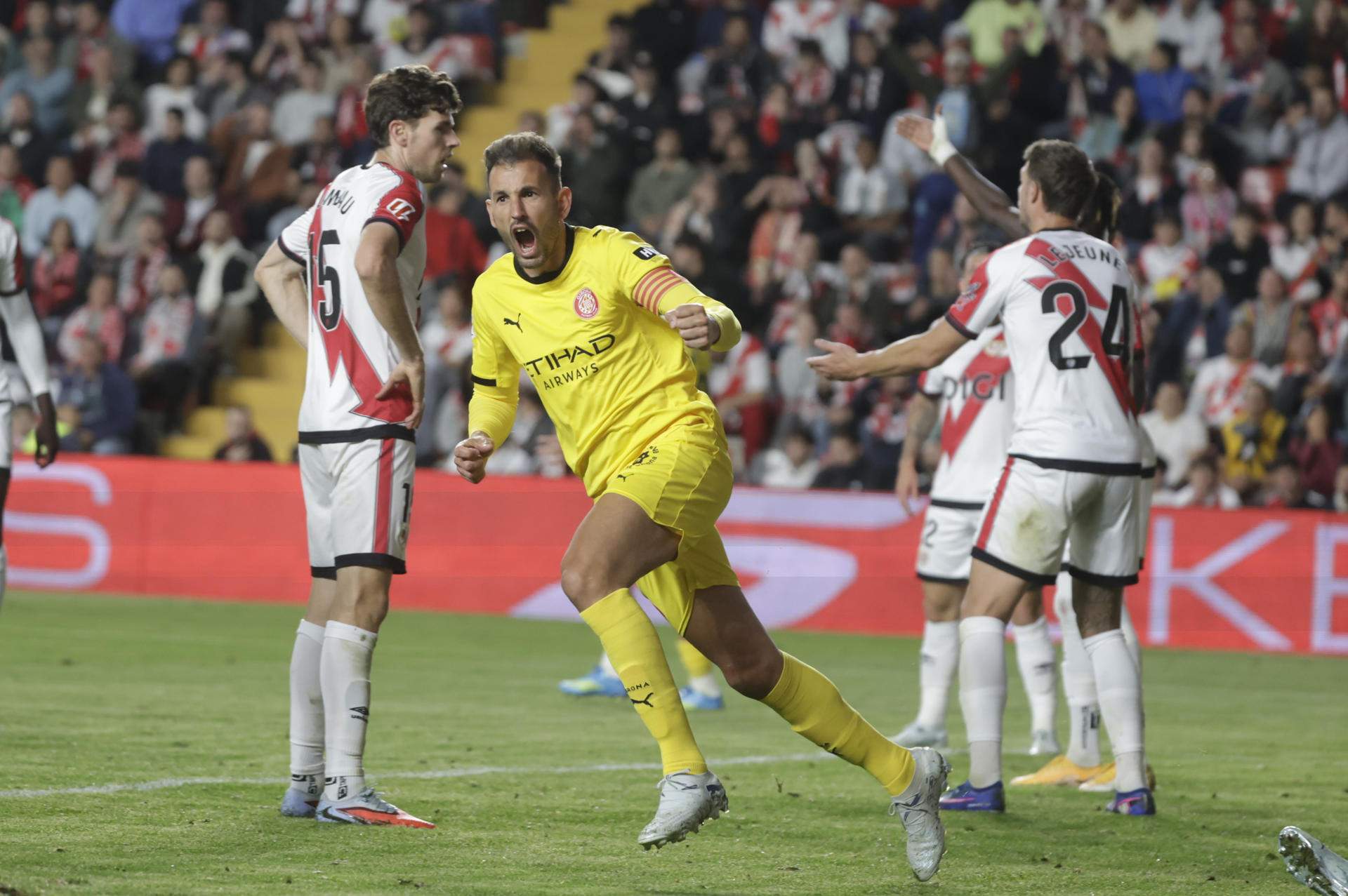 Stuani es torna a vestir de superheroi per salvar un punt vital del Girona contra el Rayo (1-1)