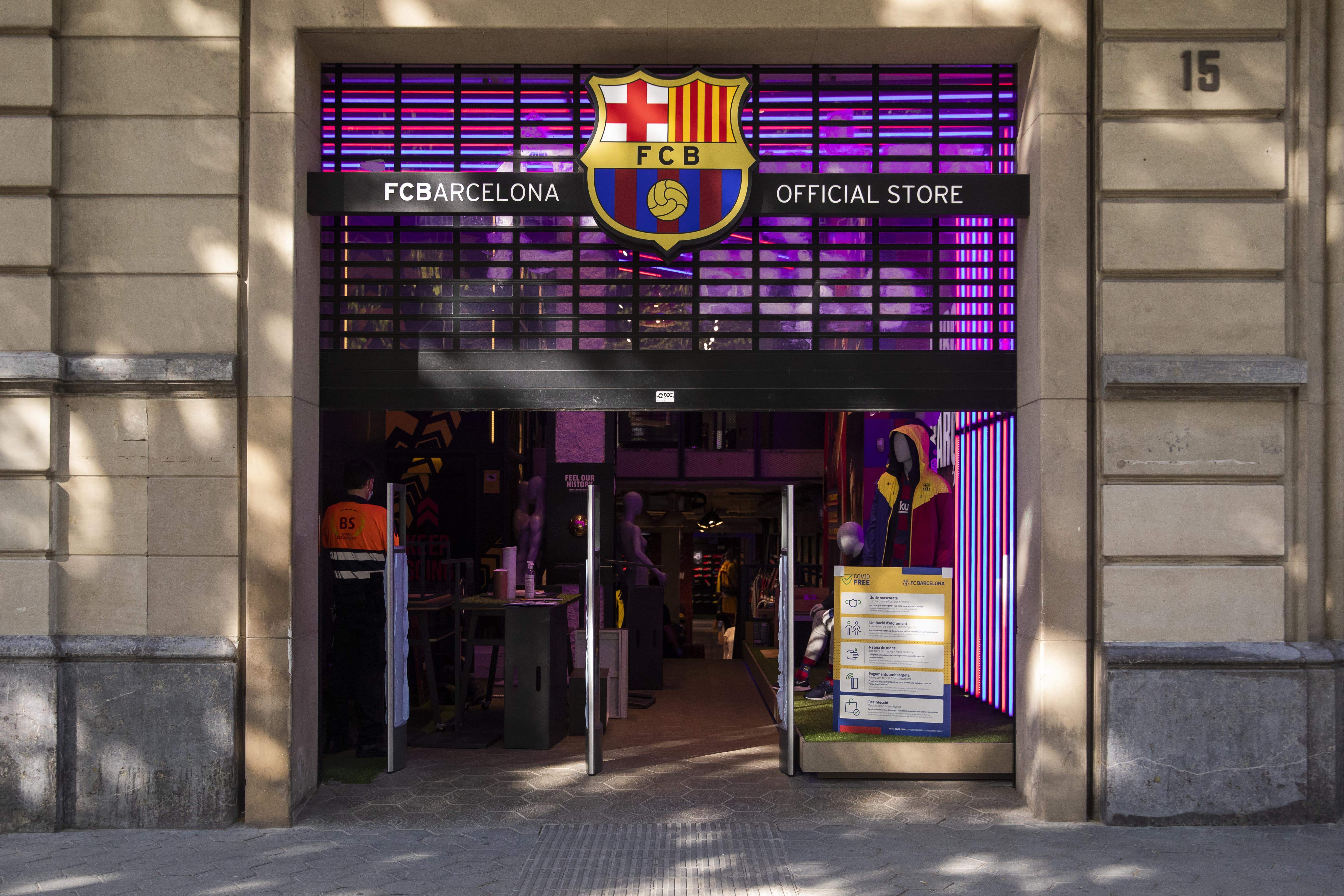 La gorra oficial del Barça m'ha semblat el detall més discret per celebrar LaLiga