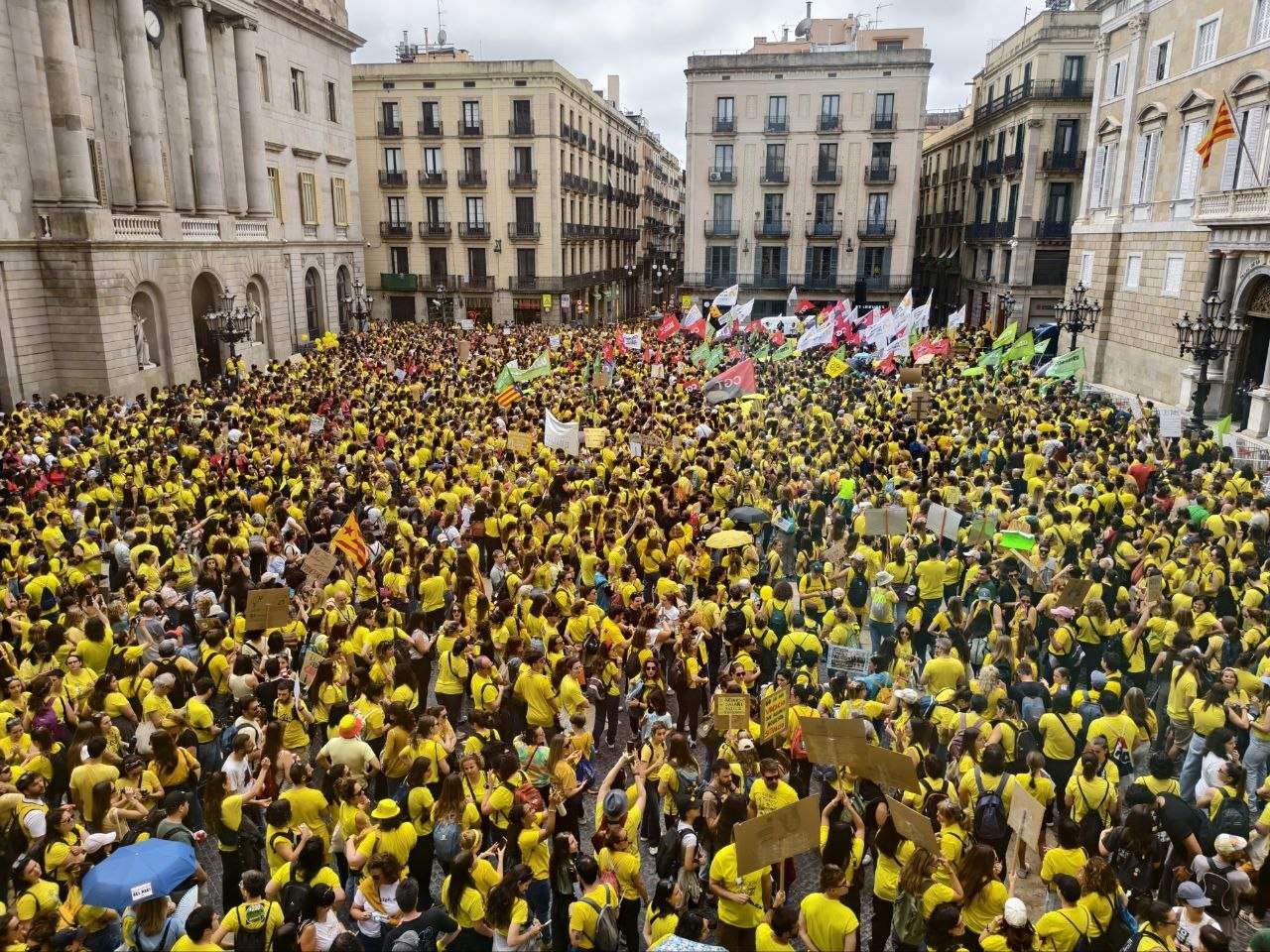 Veus bé augmentar en 400 euros el sou dels docents?