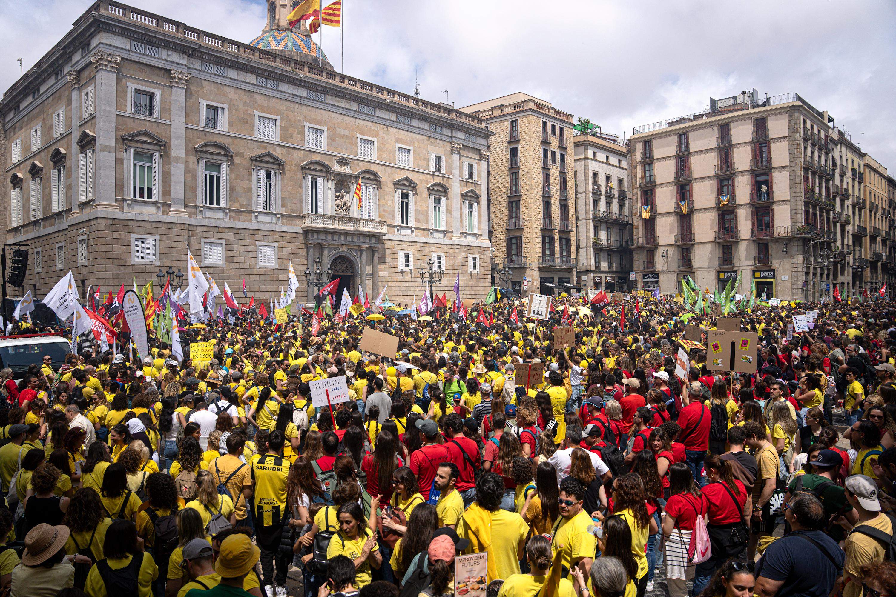 Vaga manifestacio protesta professors mestres docents Barcelona 12 maig 2026 / Pau de la Calle