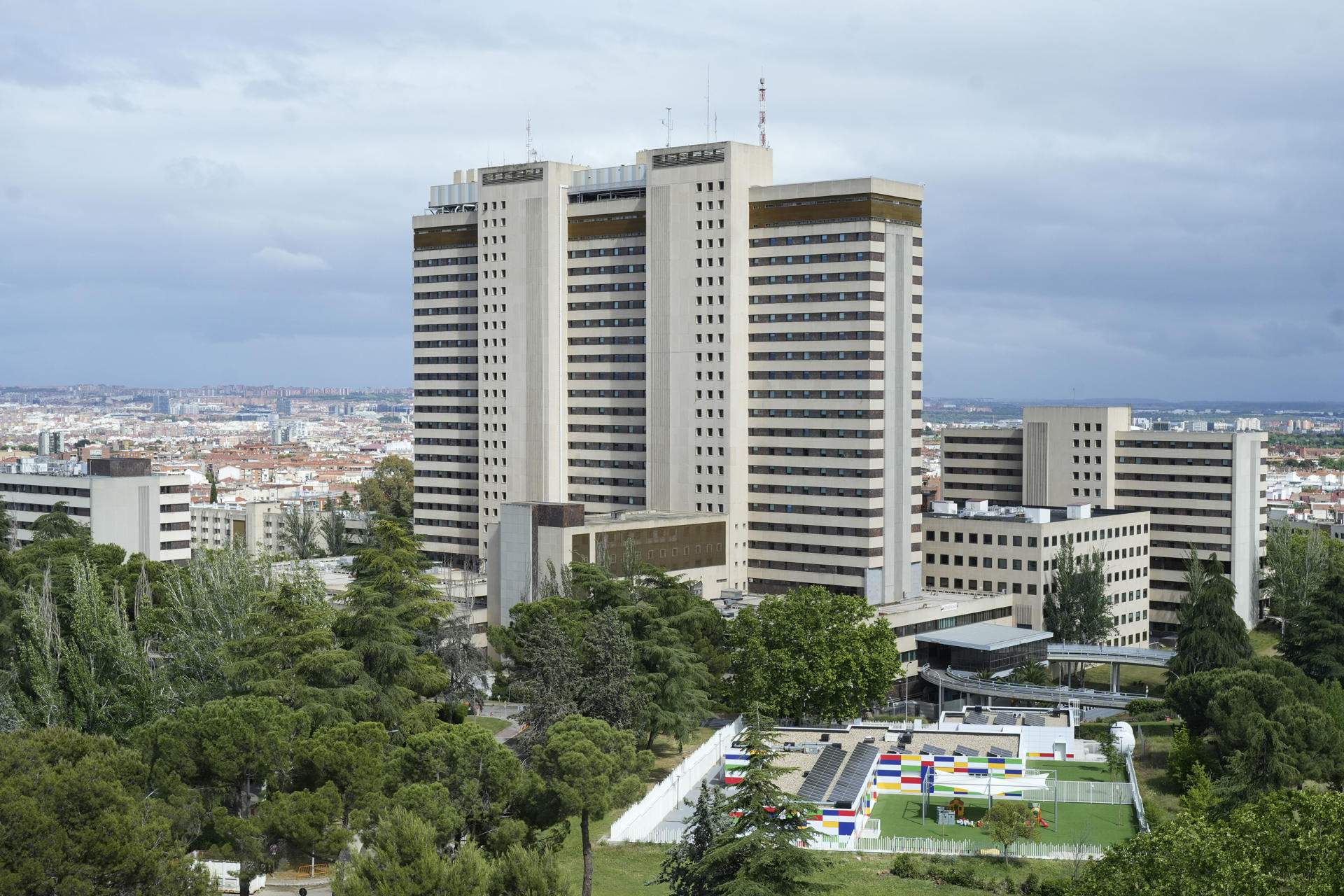 Sanidad permitirá visitas y salir de la habitación a los asintomáticos y negativos en la próxima PCR