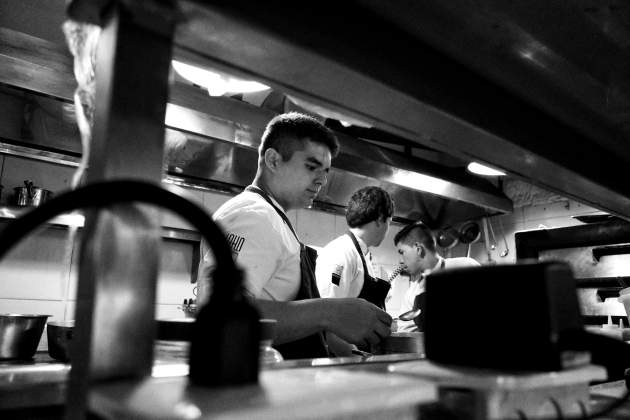 Cocina de restaurante profesional. Foto: Pexels