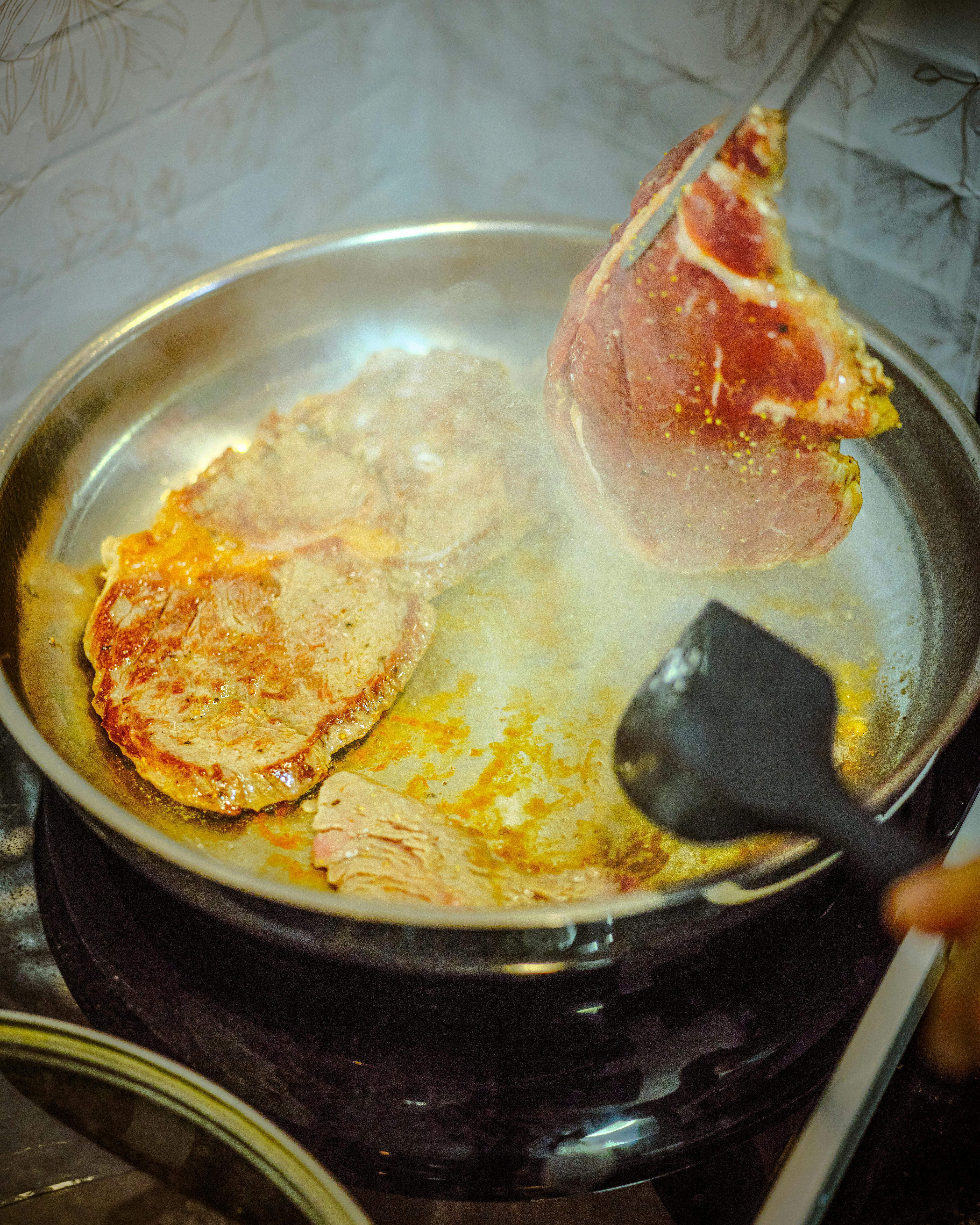 Si después de cocinar una pieza de carne lavas la sartén, estás echando a perder la mejor salsa del mundo