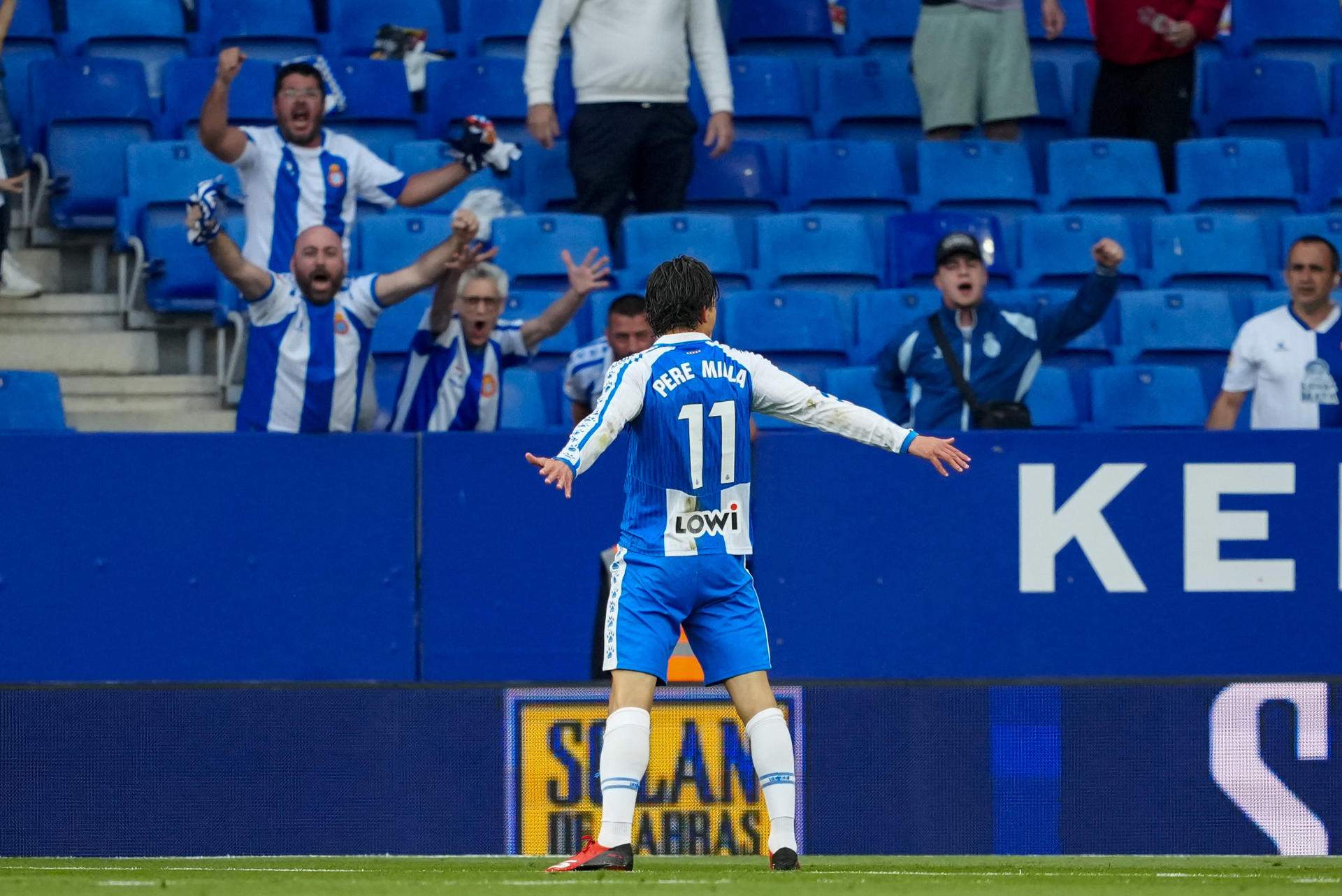El Espanyol resucita contra el Athletic Club (2-0) y ve la luz al final del túnel
