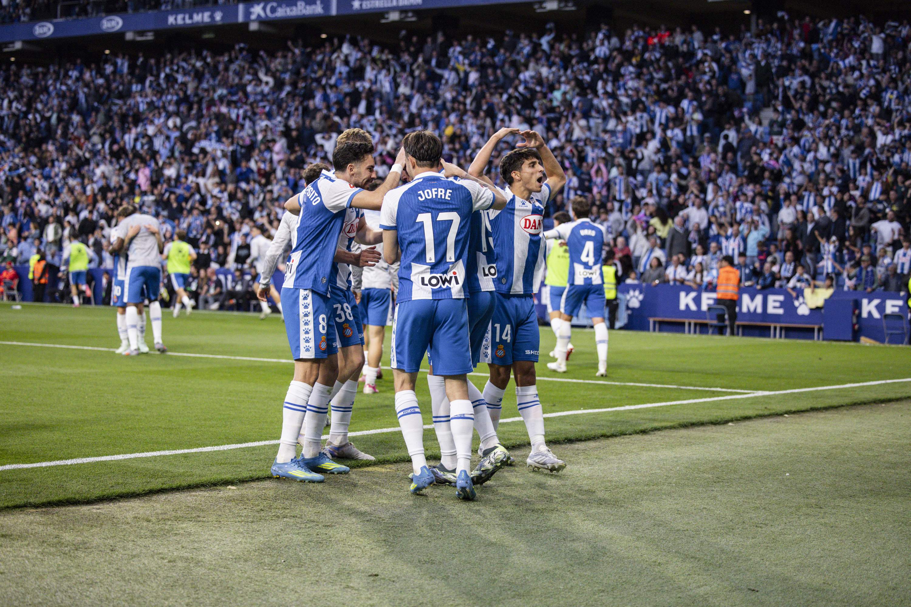 El Espanyol resucita contra el Athletic Club (2-0) y ve la luz al final del túnel