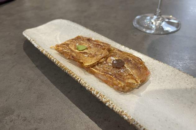 Sandvitx d'orella farcit de gamba vermella de La Cort del Mos. / Foto: Emma Porta Sandvitx d'orella farcit de gamba vermella de La Cort del Mos. / Foto: Emma Porta