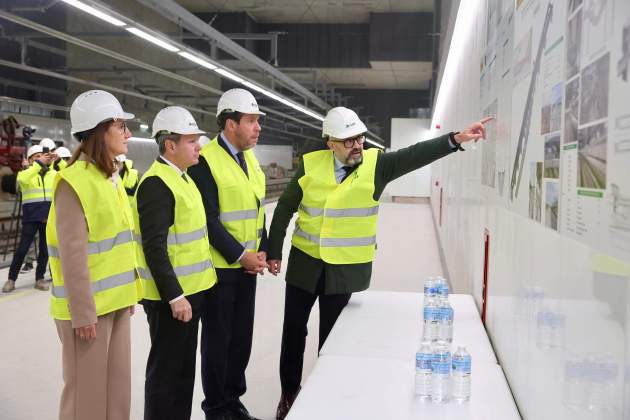 oscar puente visita estacion aeropuerto prat ministerio detransporte1
