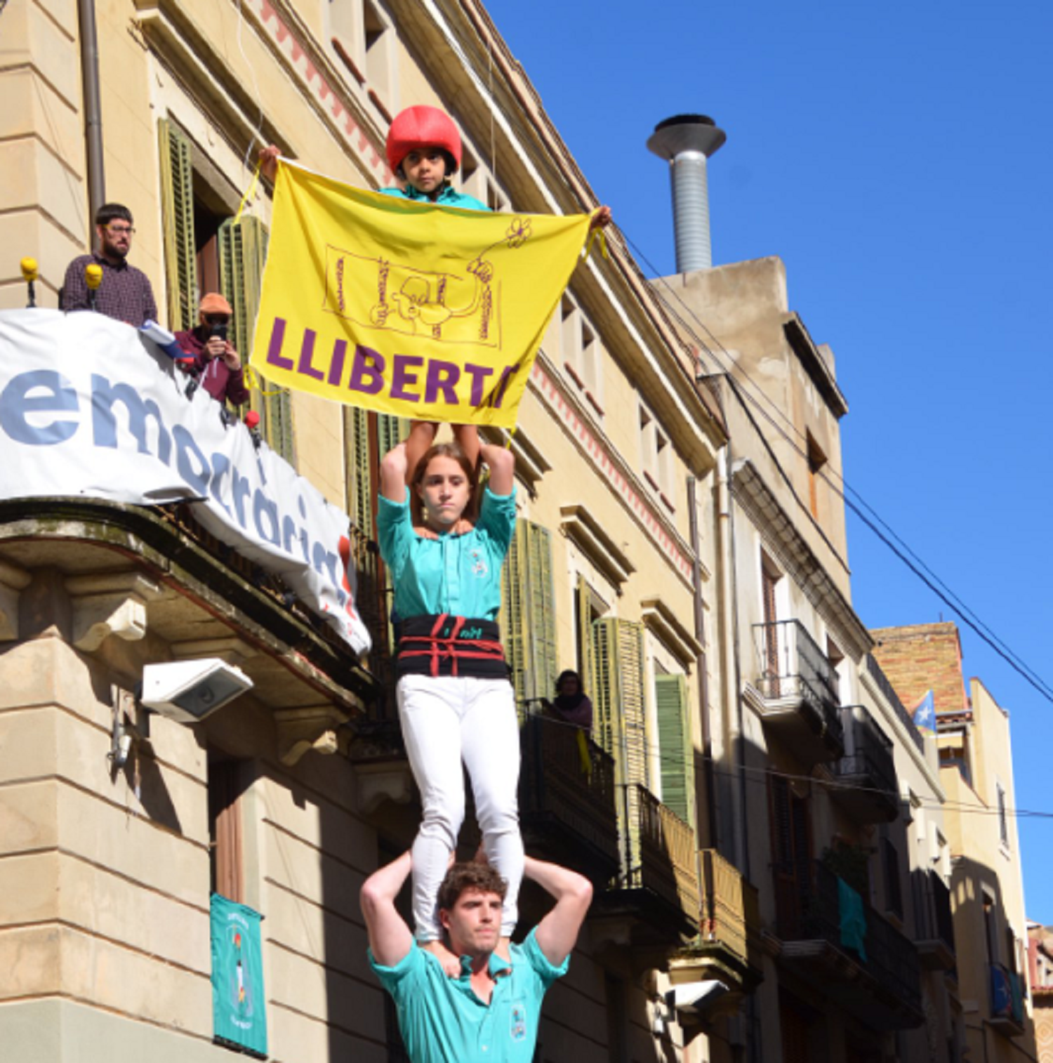 Les colles castelleres reivindiquen la llibertat dels presos polítics