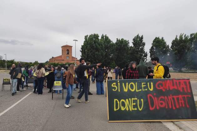 protesta docents mestres lleida ustec (1) protesta docents mestres lleida ustec (1)