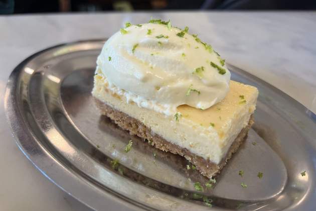 Pastís de llimona del restaurant Romita. / Foto: Rosa Molinero Trias