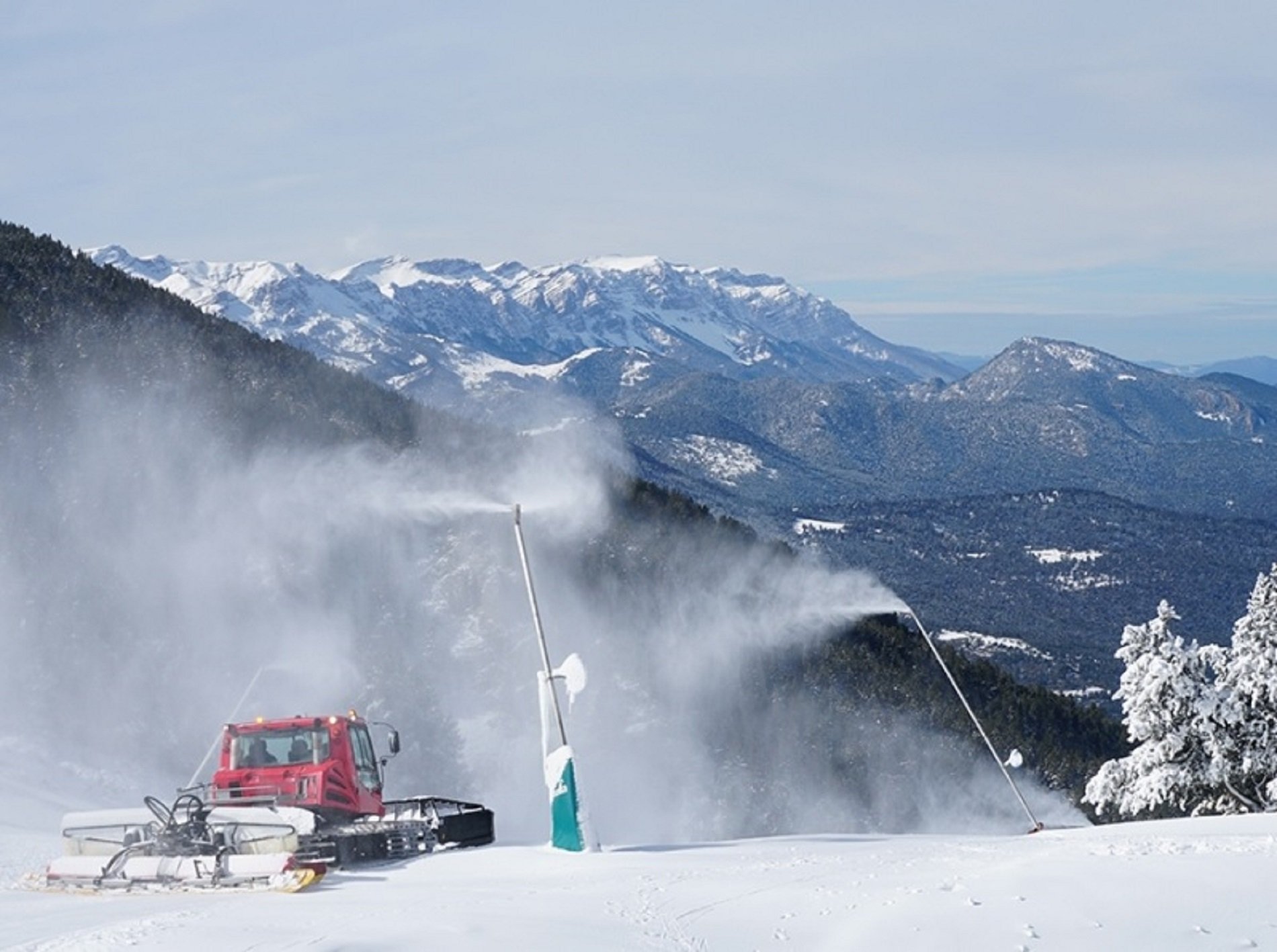 Por primera vez se puede esquiar por Todos los Santos en el Pirineo