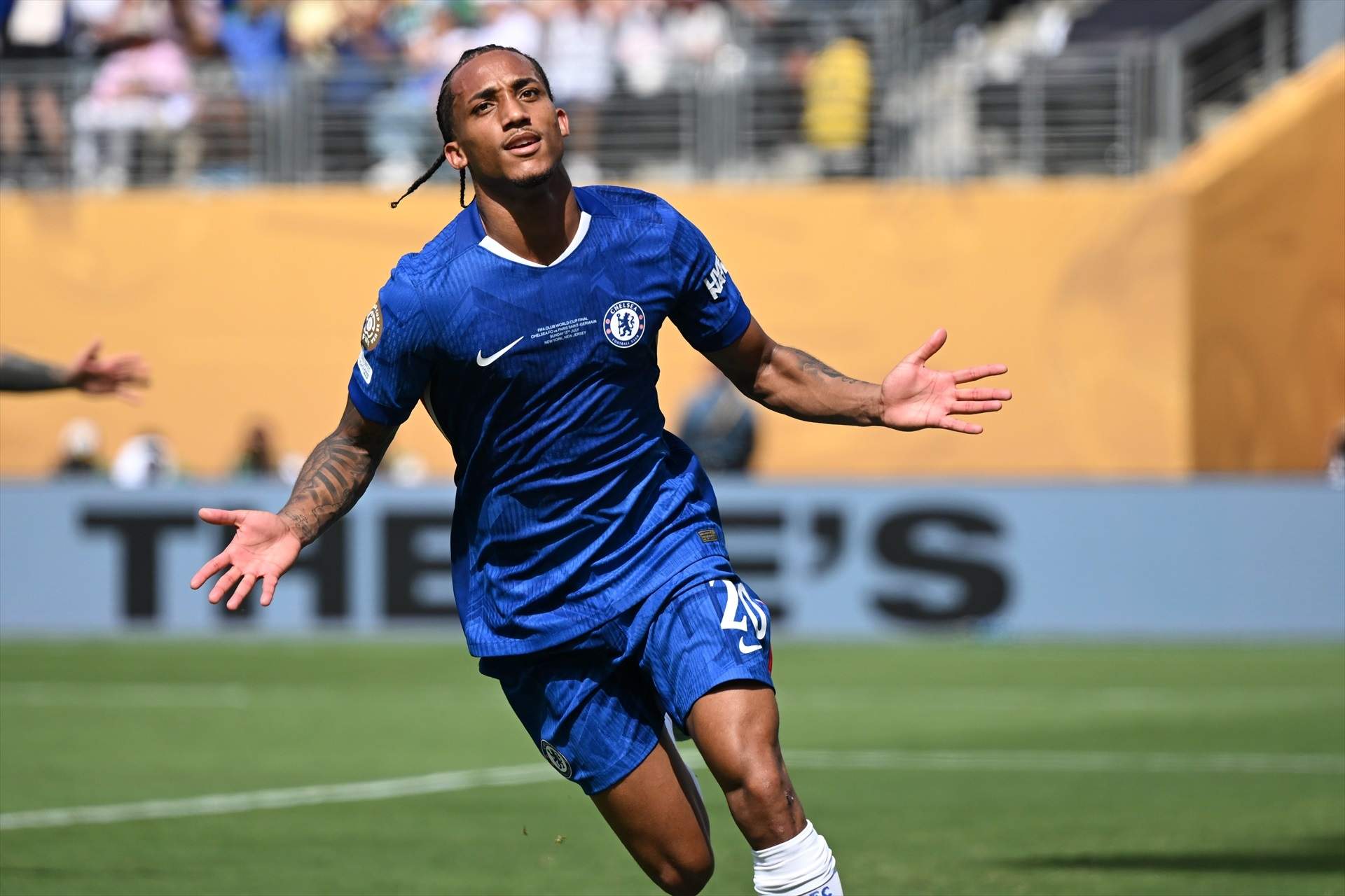 Deco accelera per Joao Pedro: viatge a Londres per reunir-se amb els seus agents