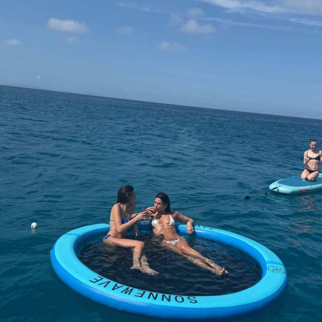 Dua Lipa celebrant el seu comiat de soltera a Eivissa / Instagram