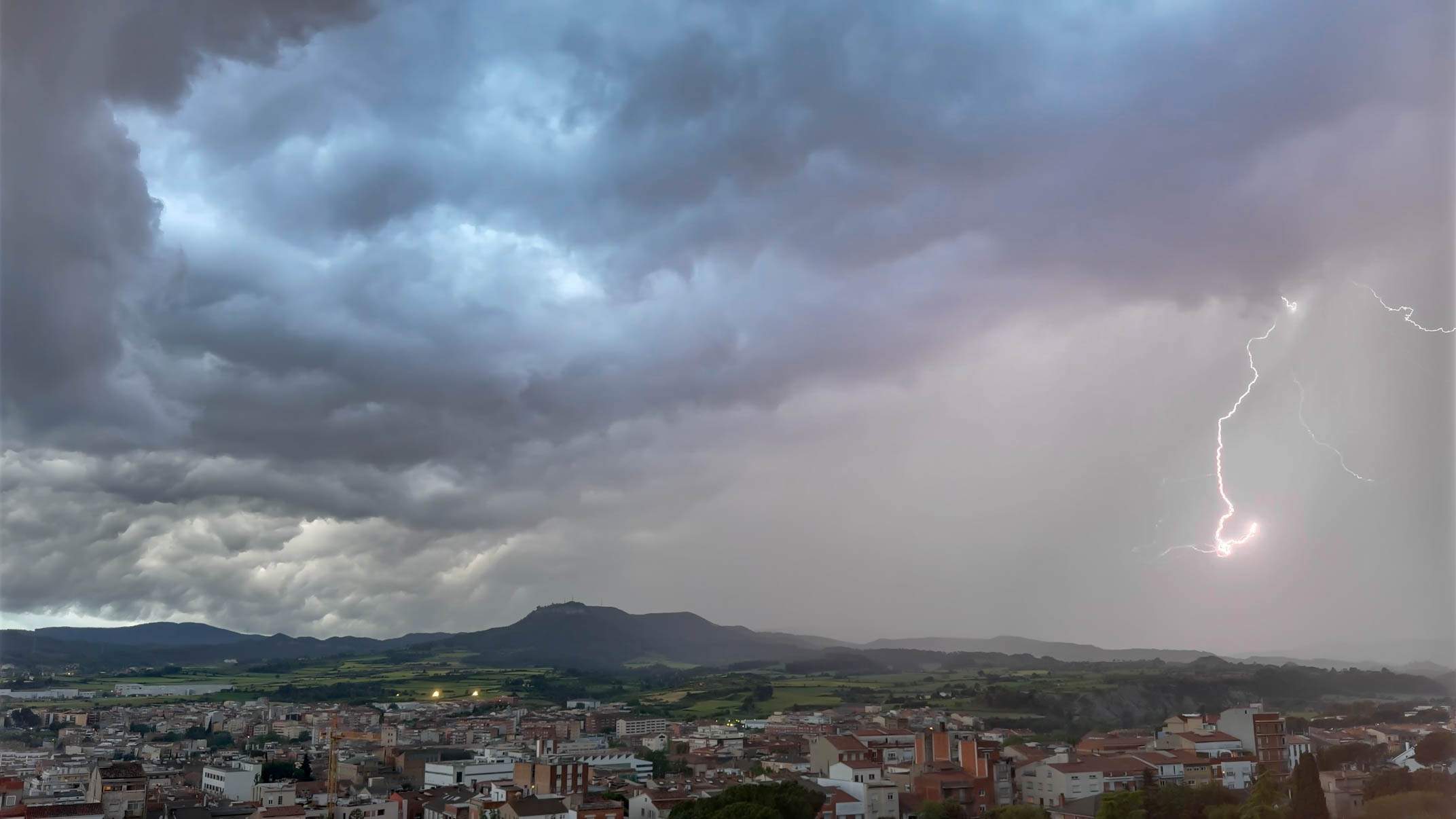 Atenció, arriba a Catalunya una nova tongada de xàfecs i tempestes de tarda