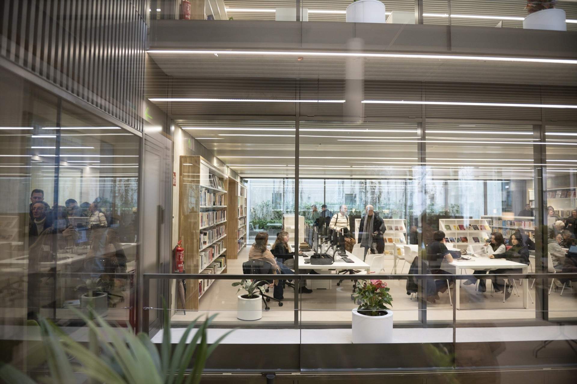 Huelga en las bibliotecas de Catalunya: el malestar se extiende desde Barcelona a todo el país