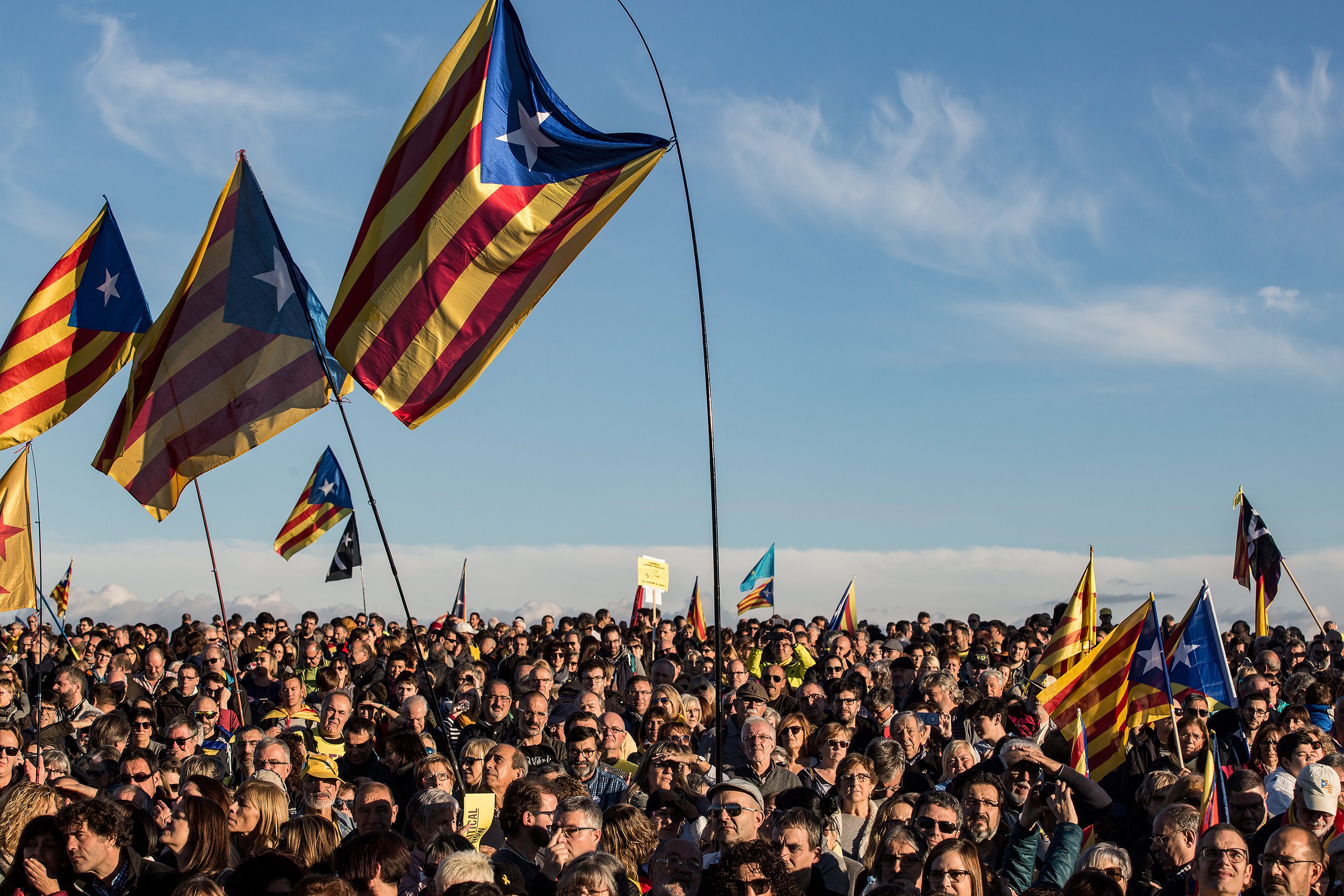 Unes 15.000 persones recorden l'any de presó de Junqueras i Forn a Lledoners