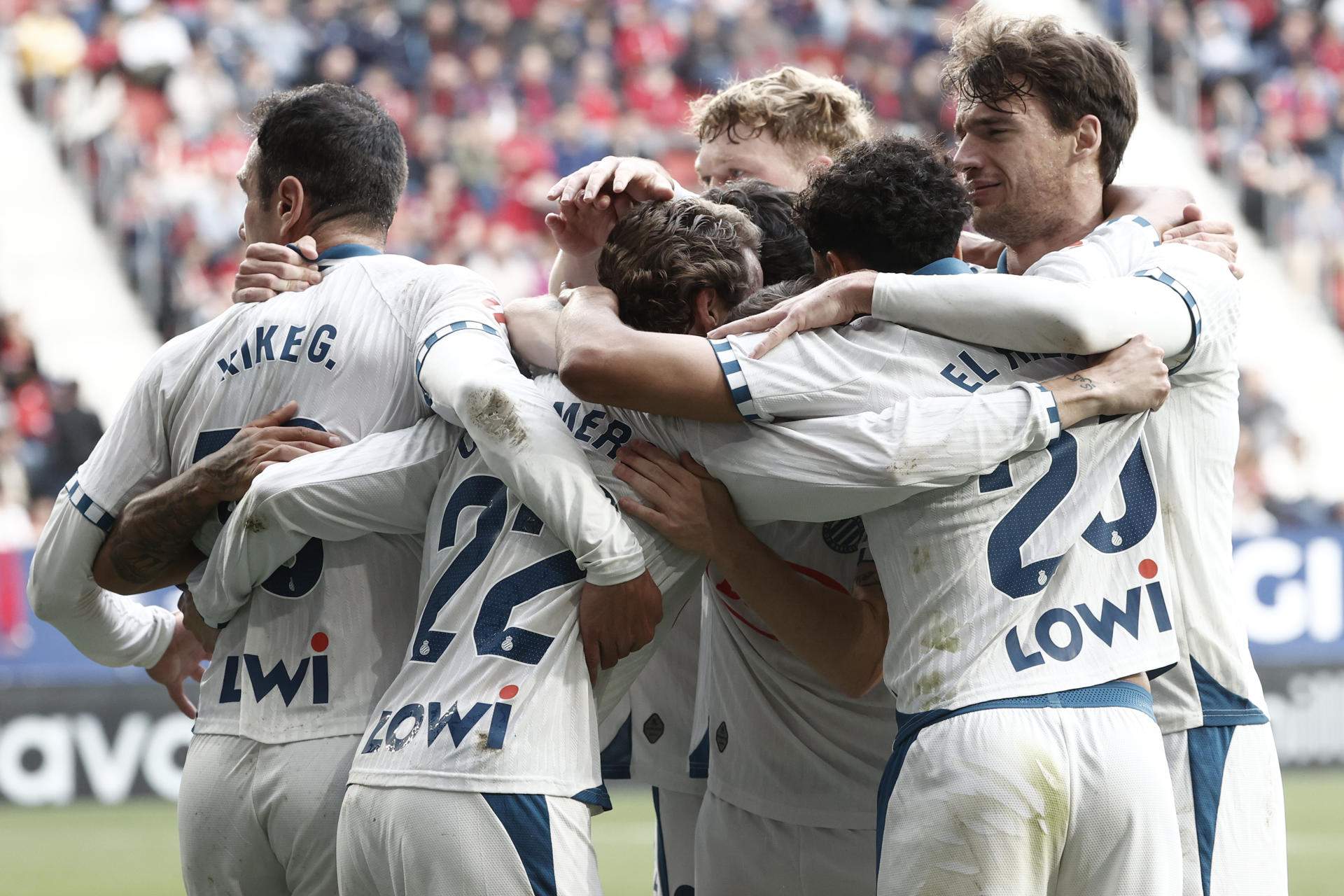 L'Espanyol segella la permanència en superar l'Osasuna (1-2) amb una treballada victòria