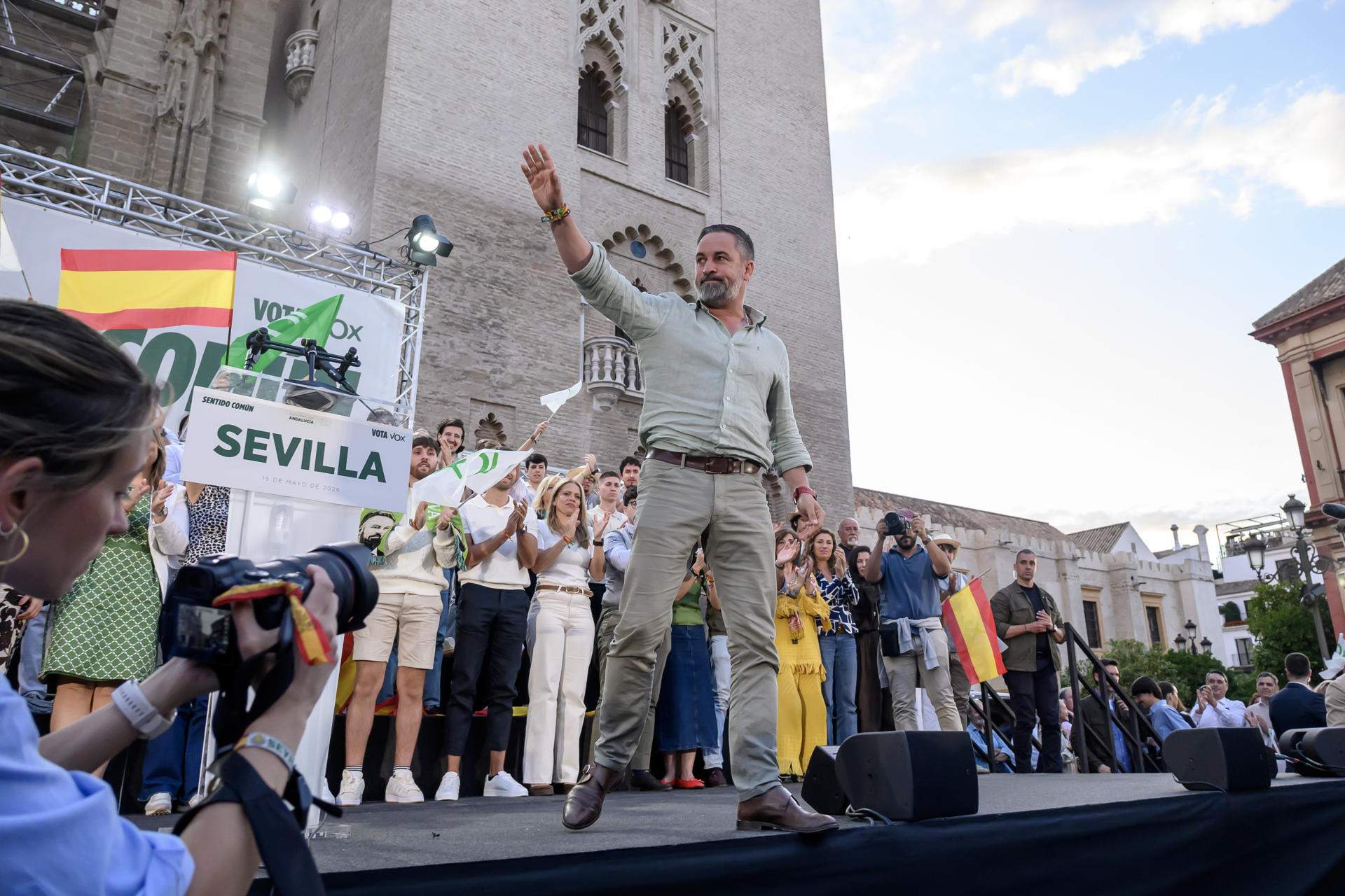 Eufòria a Vox: el PP els necessita per governar i posen el focus en la "prioritat nacional" i la ramaderia