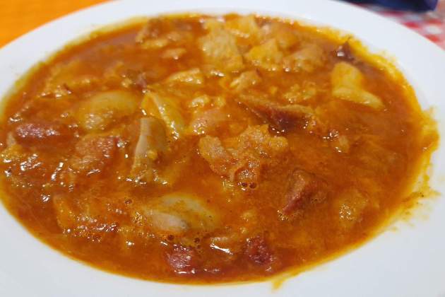 Callos amb capipota del Bar Casa Roso Foto. / Foto: Esmorzarsdeforquilla.cat