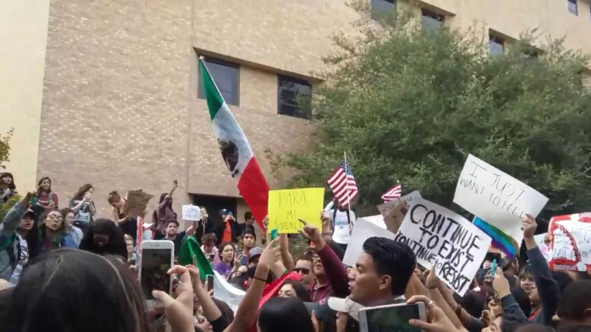Segona jornada de protestes contra Trump a Texas