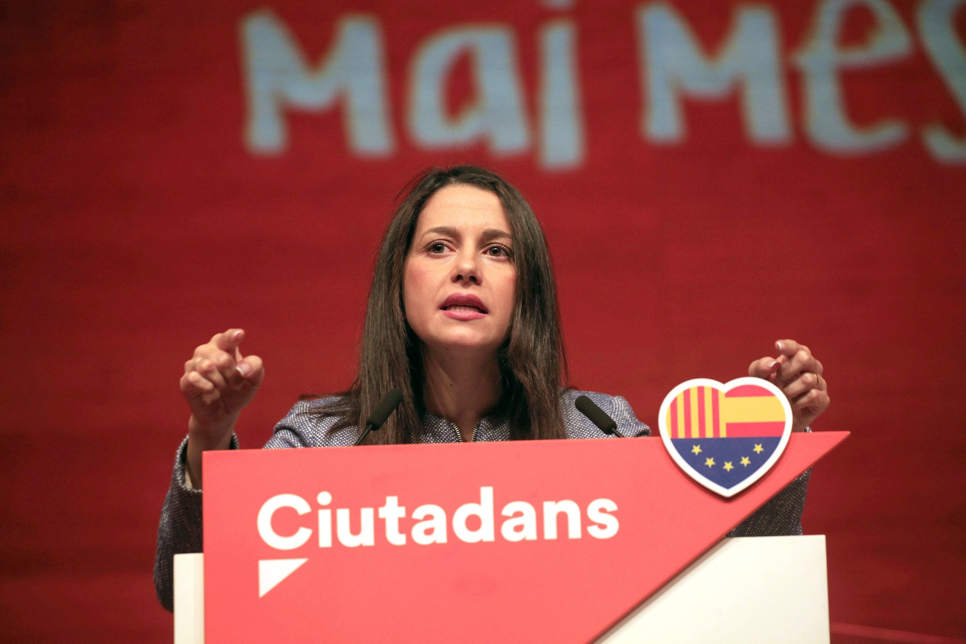 Arrimadas acusa Sánchez de privilegiar els presos polítics