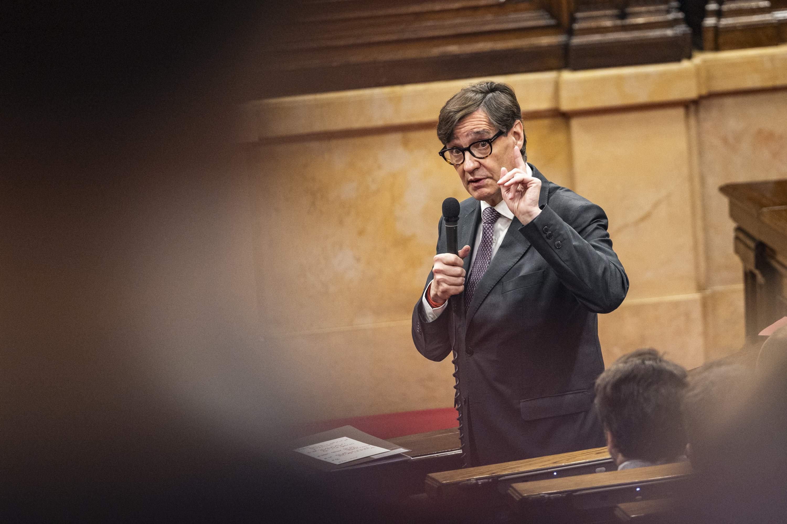 ERC, entre envestides de Junts i la CUP pel seu suport als pressupostos, adverteix Illa que "no es relaxi"