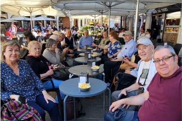 2. Pàdua. Piazza della Frutta. Fent el vermut. Cedida Elvira Permanyer