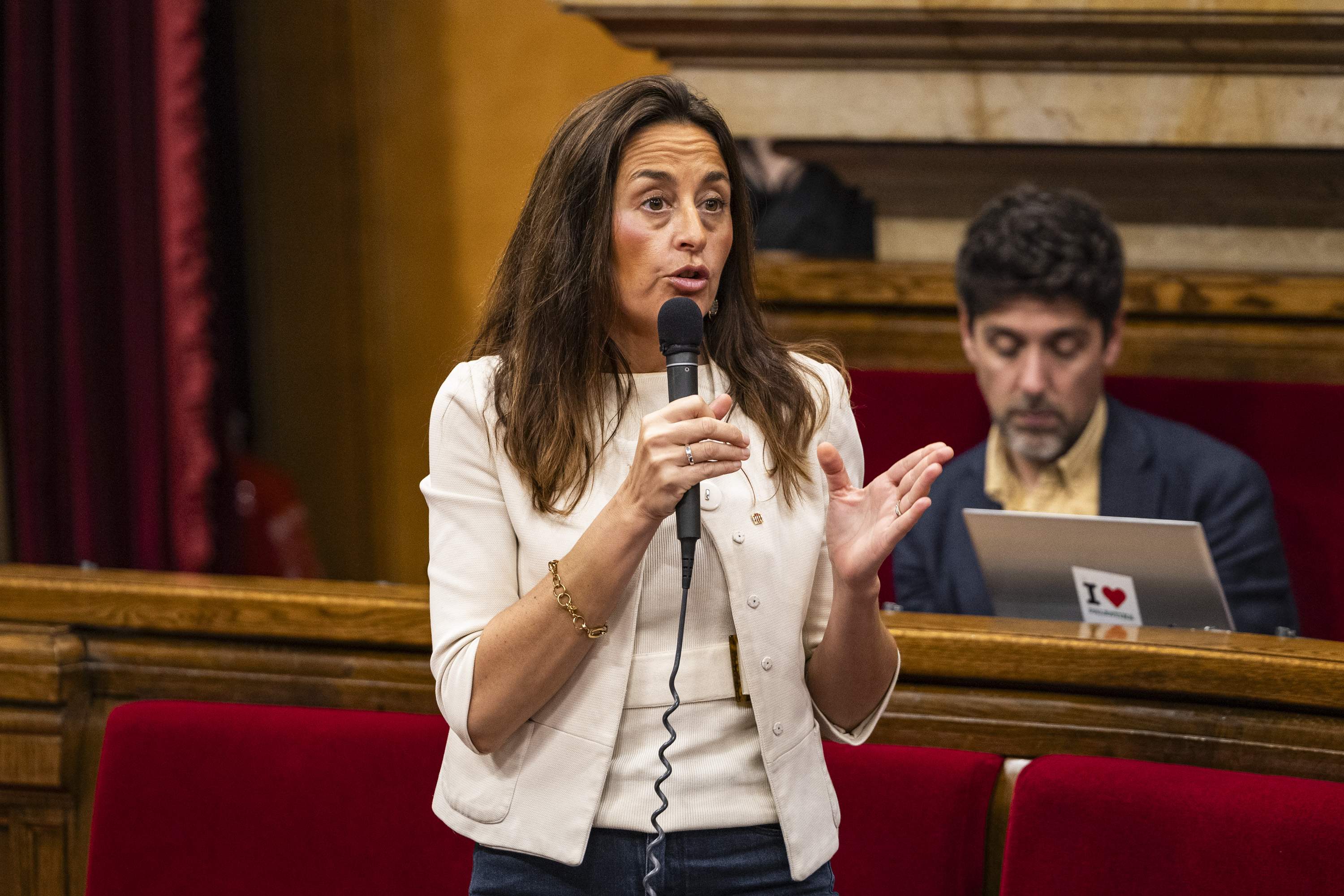 Junts, PP i Comuns collen Illa per la crisi a Educació, mentre Niubó defensa l'acord amb CCOO i UGT