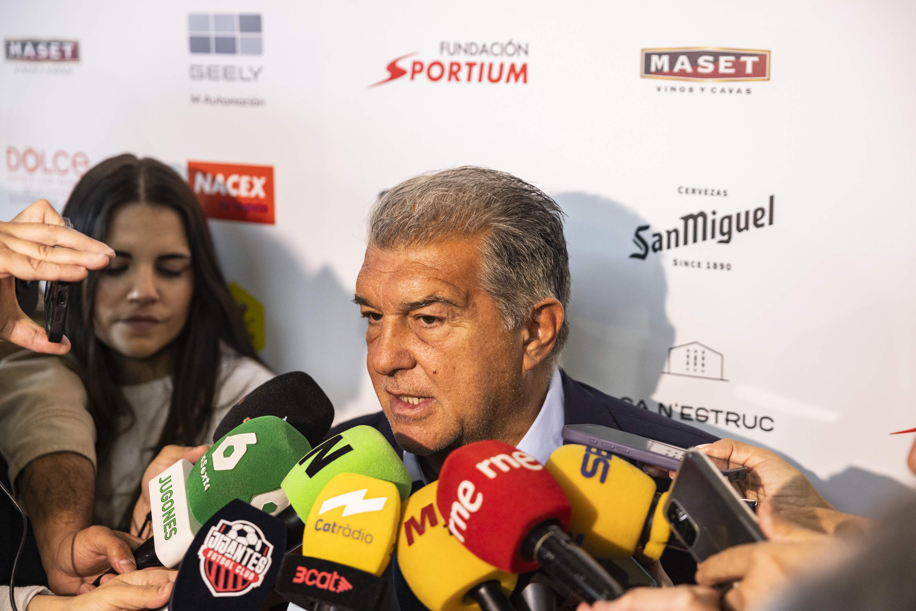Laporta replica al Reial Madrid: "Fan una cortina de fum perquè fa dos anys que no guanyen"