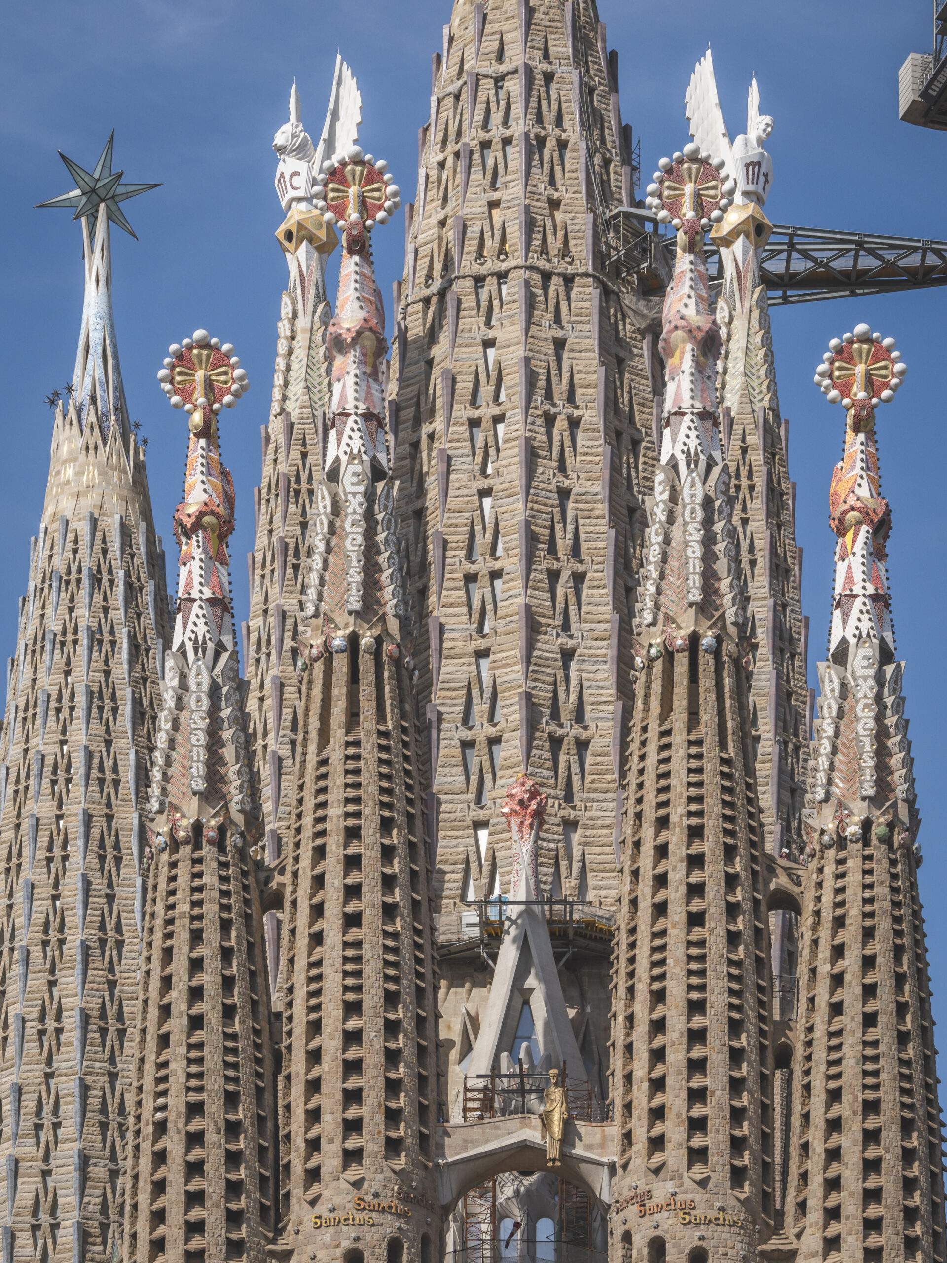 terminal fuego fachada pasión foto sagrada familia terminal fuego fachada pasión foto sagrada familia