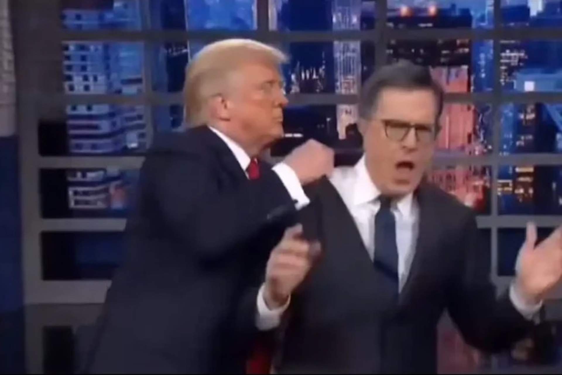 Trump celebra la cancel·lació del ‘late show’ llançant el presentador a les escombraries: "Es un mort en vida"