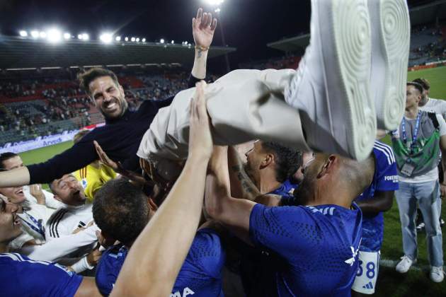 Cesc Fàbregas celebra amb el Como / Foto: EFE