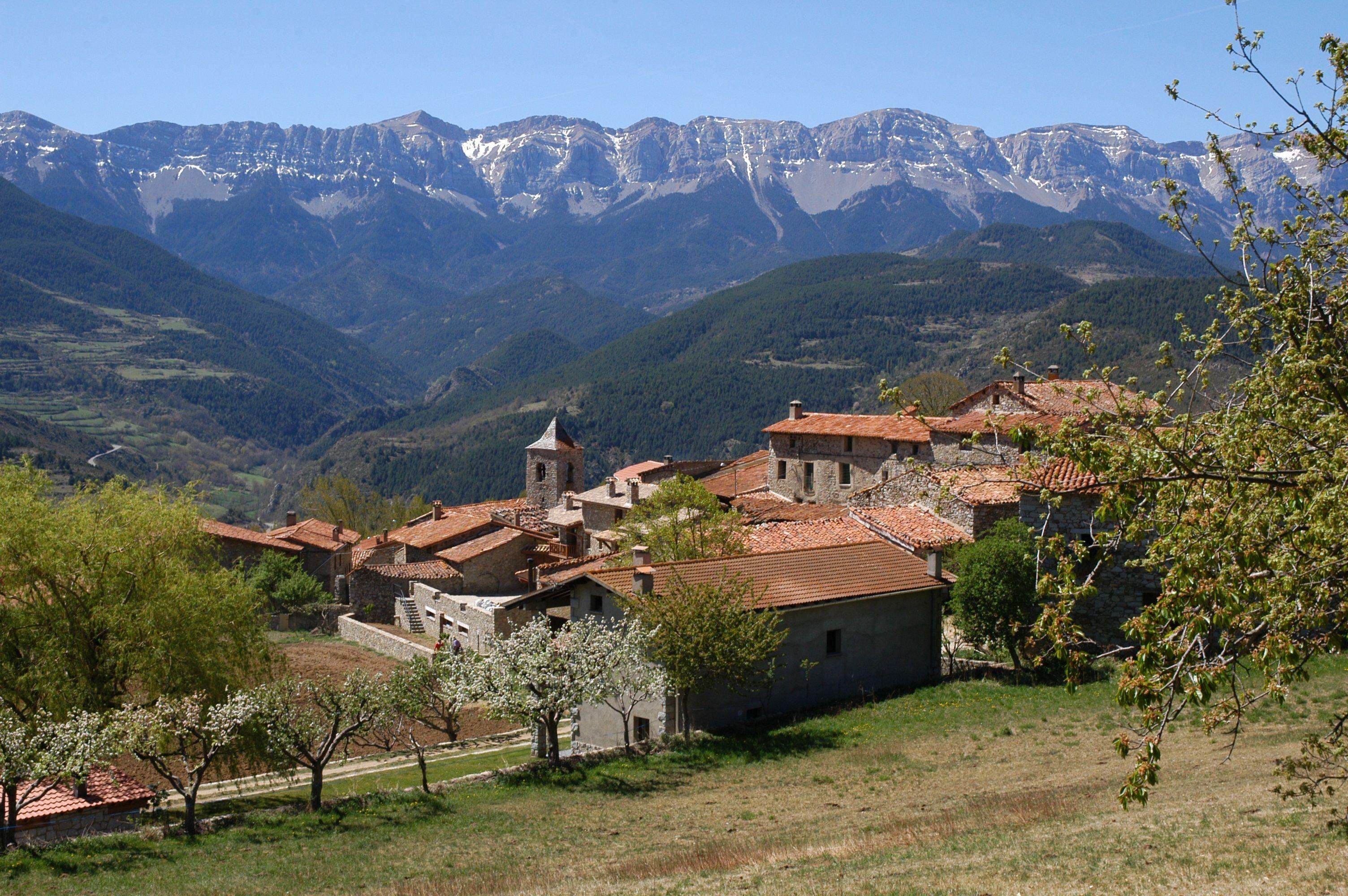 Aquest és el poble més alt de Catalunya: situat a 1.530 metres sobre el nivell del mar