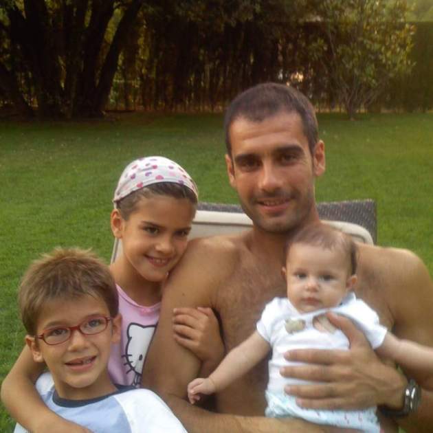 Pep Guardiola amb els seus tres fills / Instagram Pep Guardiola amb els seus tres fills / Instagram