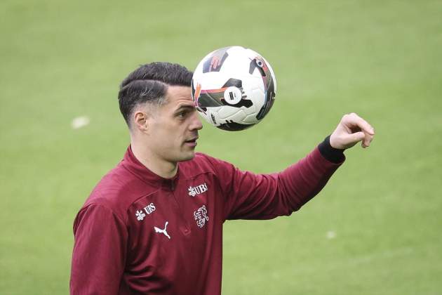 Granit Xhaka, durant un entrenament amb Suïssa / Foto: Europa Press Granit Xhaka, durant un entrenament amb Suïssa / Foto: Europa Press