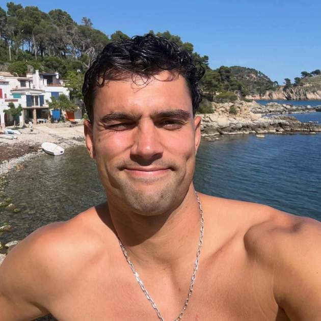 Manu Moreno a la platja / Instagram