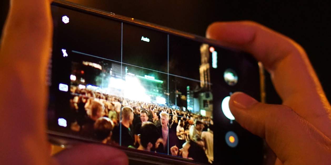 Els raigs làser de les discoteques podrien trencar el teu mòbil