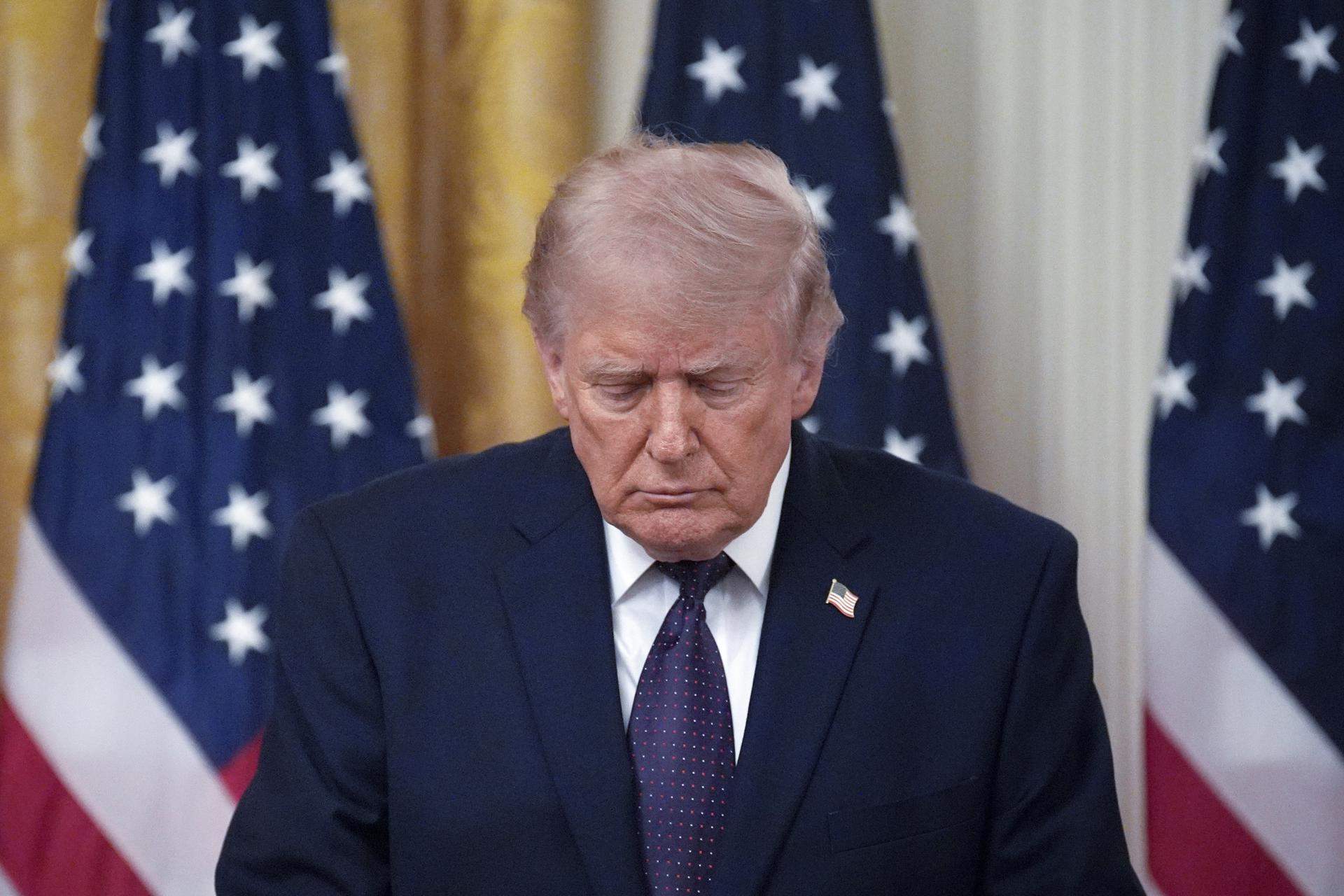 Trump busca una salida a la guerra con Irán en medio del desgaste político