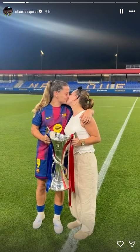 Clàudia Pina, petó preciós IG Clàudia Pina, petó preciós IG