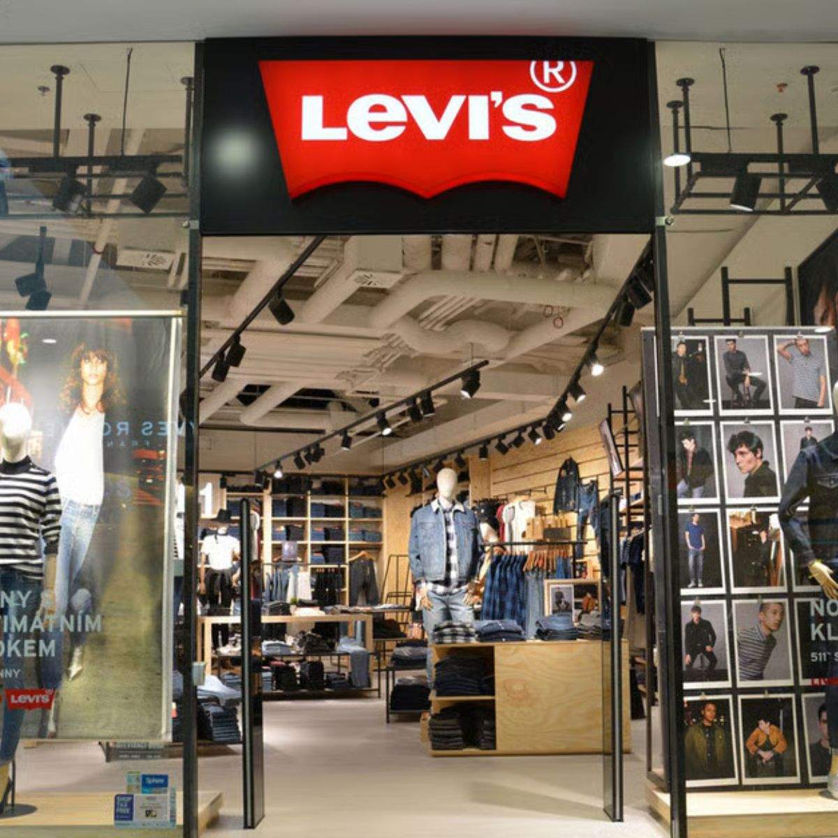 Levi's Sportswear Logo Graphic