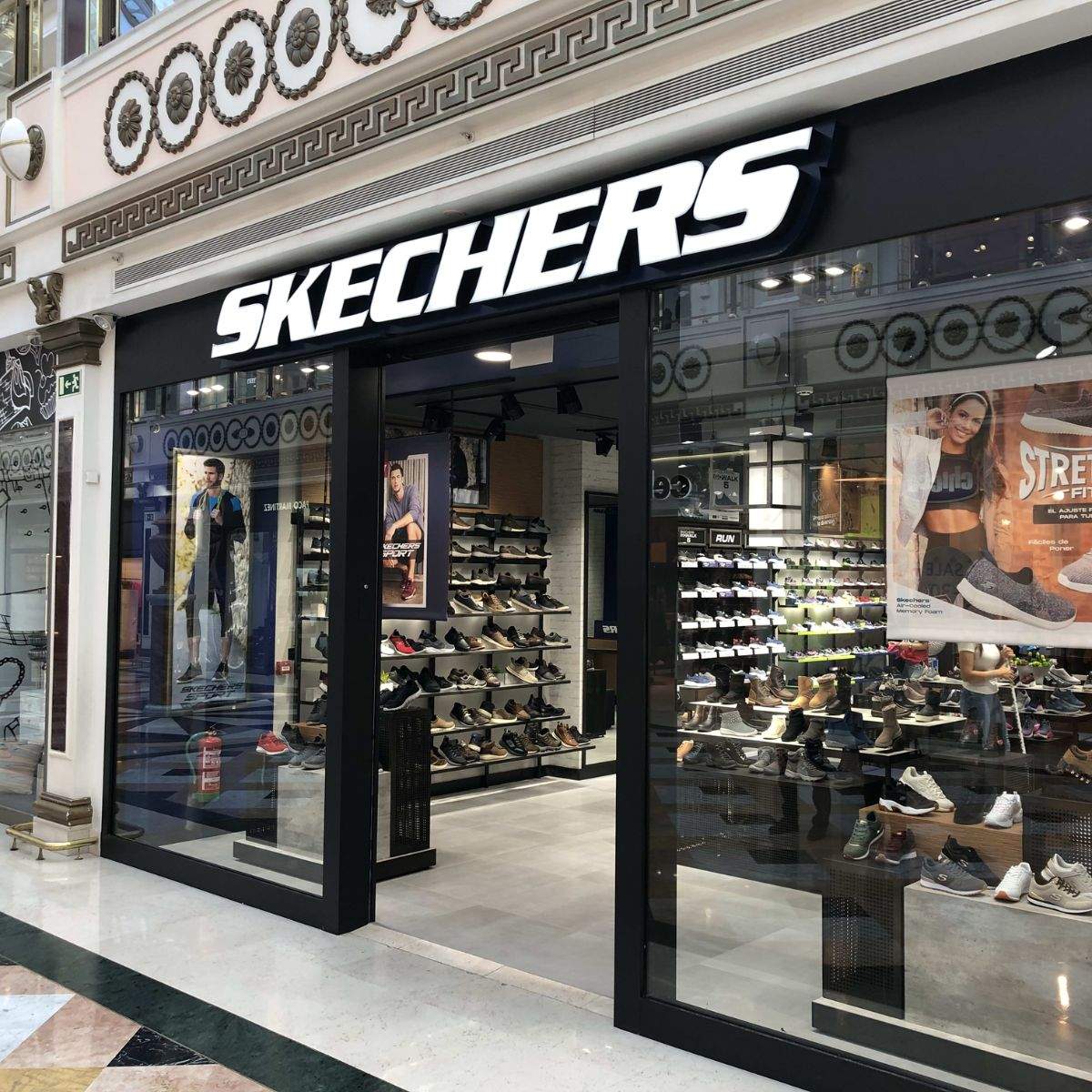 La mejor apuesta si buscas bienestar por menos de 50 €: así son las sandalias más cómodas de Skechers