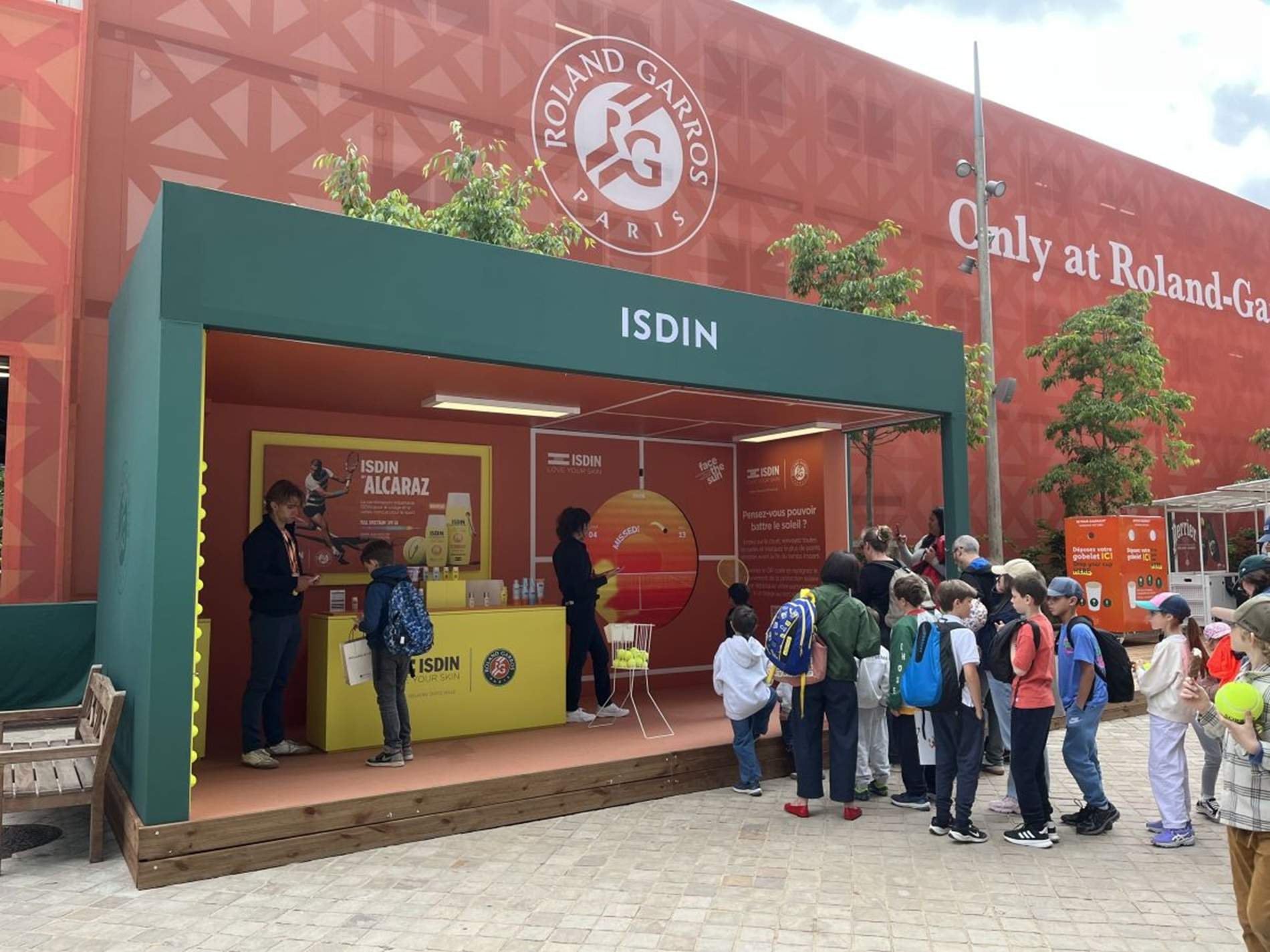 ISDIN porta la detecció precoç del càncer de pell als tennistes del Roland-Garros