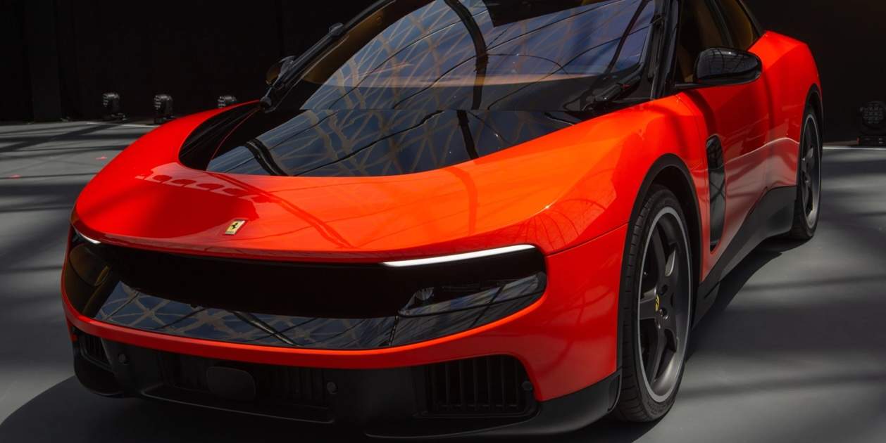El primer Ferrari eléctrico agotado hasta 2027 a pesar del 'hate' y su precio de 640.000 dólares