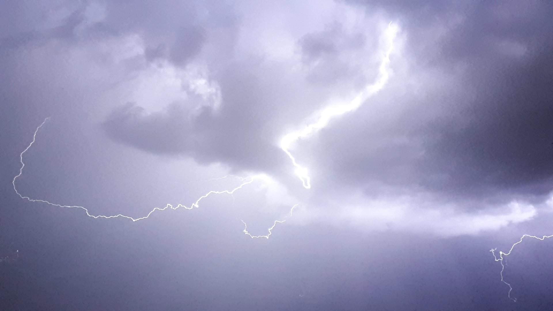 Vuelven los chubascos y las tormentas a Catalunya con una bajada de las temperaturas