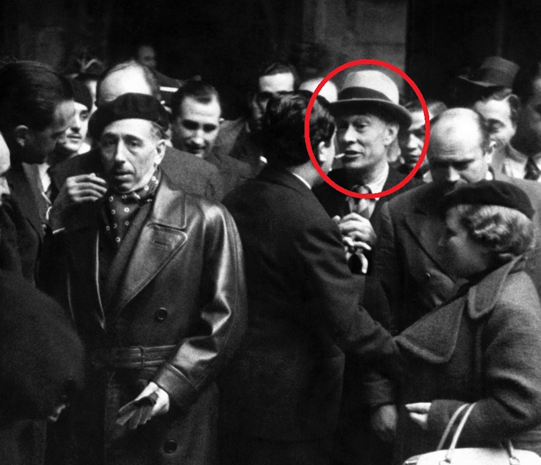 Aiguader marxant cap a l'exili (febrer, 1939). Font EFE